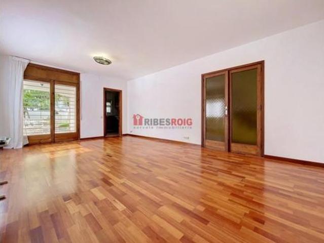 Chalet Venta Sant Pere de Ribes, Nucli Urbà