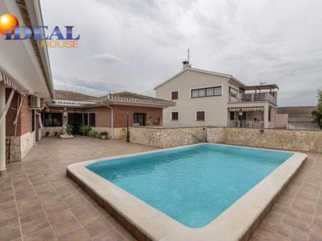 Chalet Venta Santa Fe, Pedro Ruiz