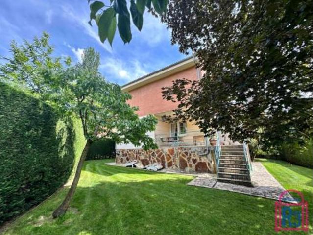 Chalet Venta Sariegos, Carbajal de La Legua