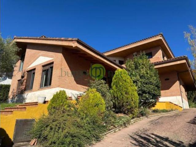 Chalet Venta Sariegos, Carbajal de La Legua