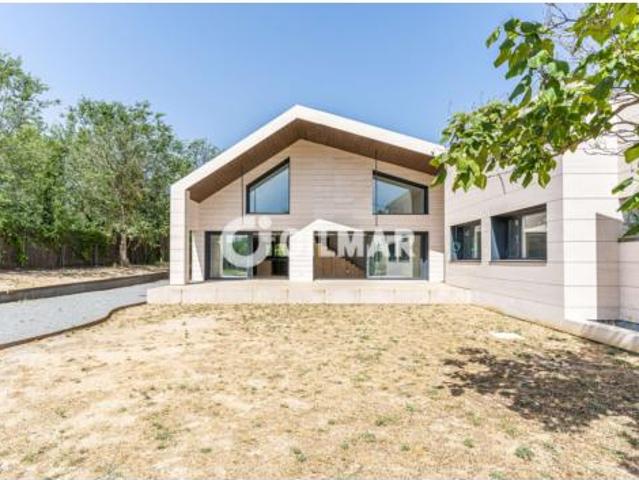 Chalet Venta Pozuelo de Alarcón, Estación Zona Norte