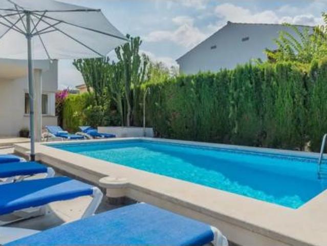 Chalet Venta Pollença, Base Aèria de Pollença