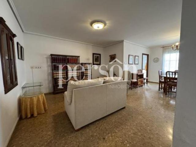 Chalet Venta Paterna, Centre