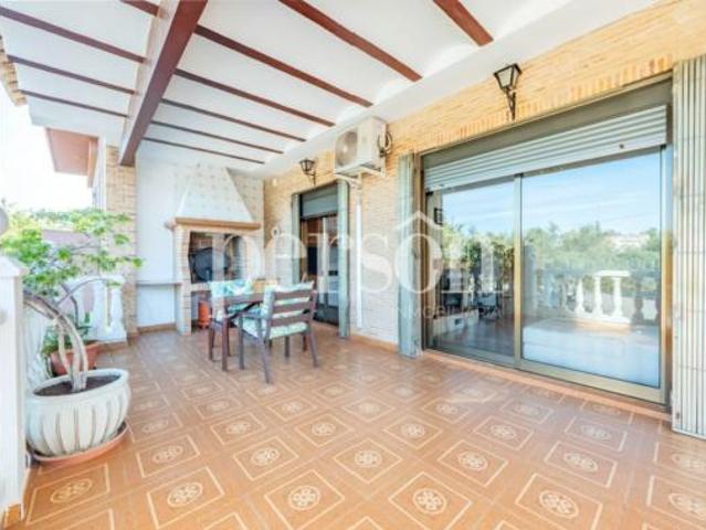 Chalet Venta Paterna, Centre