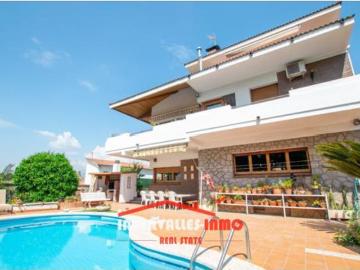 Chalet Venta Palau solità i Plegamans, La Sagrera