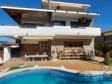 Chalet Venta Palau solità i Plegamans, La Sagrera