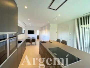 Chalet Venta Palau solità i Plegamans, La Sagrera