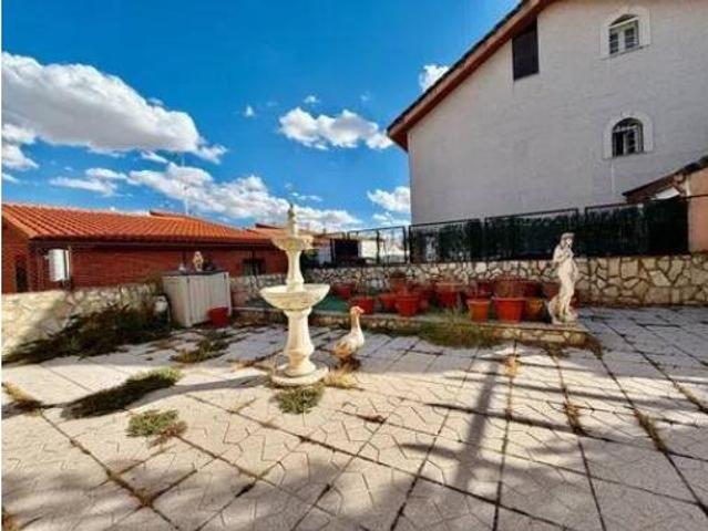 Chalet Venta Parla, La Ermita