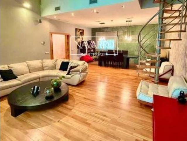 Chalet Venta Parla, Laguna Park