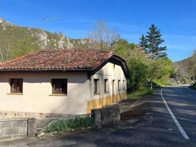 Chalet Venta Parres, Parres