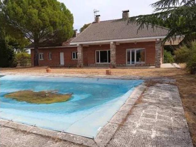 Chalet Venta Pedrezuela, Urbanización Atalaya Real