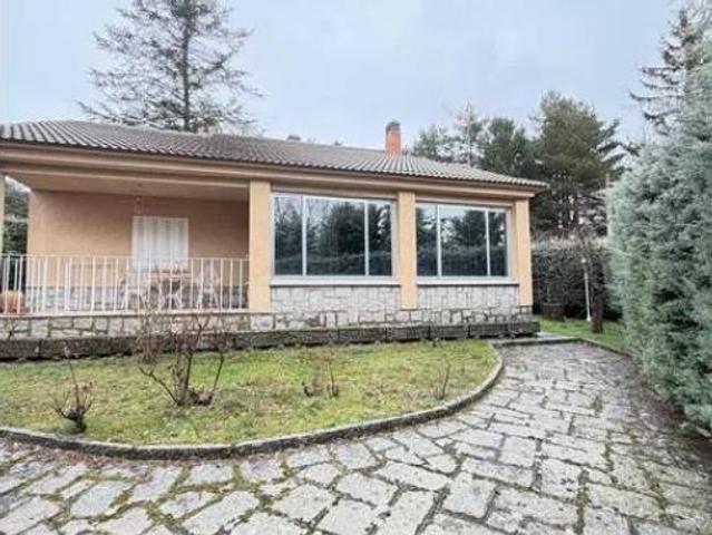 Chalet Venta Peguerinos, Hoyo de La Guija