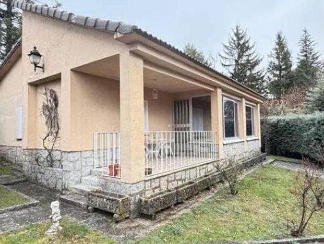 Chalet Venta Peguerinos, Hoyo de La Guija