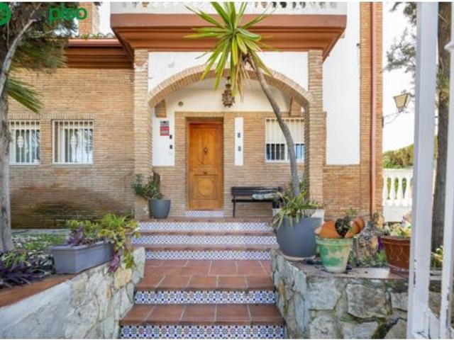 Chalet Venta Peligros, Peligros