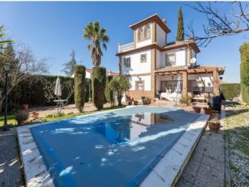 Chalet Venta Peligros, Peligros