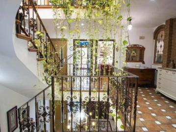 Chalet Venta Peligros, Peligros