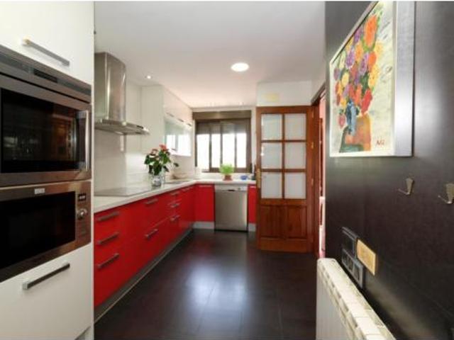 Chalet Venta Peligros, Peligros