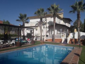 Chalet Venta Peligros, Peligros