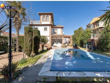 Chalet Venta Peligros, Peligros