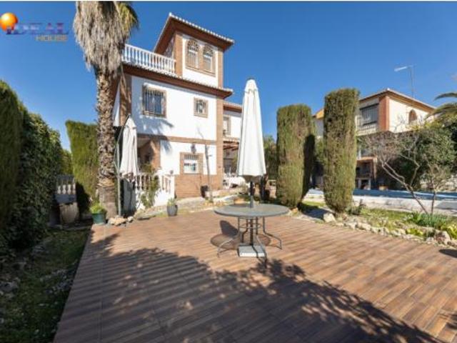 Chalet Venta Peligros, Peligros