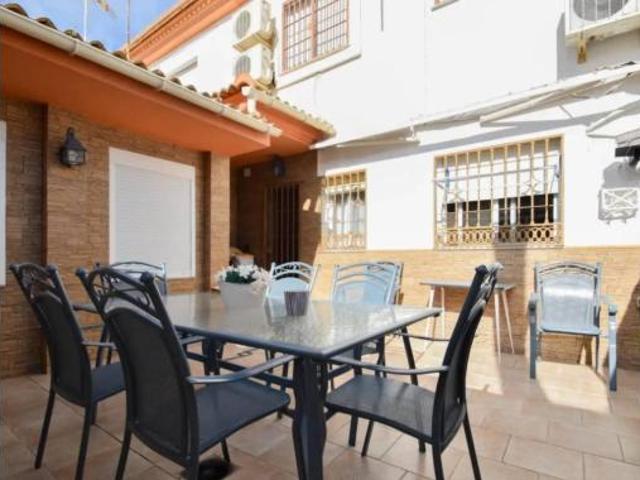 Chalet Venta Peligros, Peligros