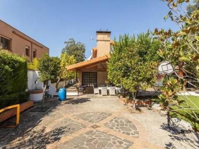 Chalet Venta Peligros, Peligros