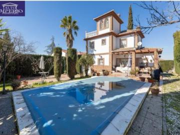 Chalet Venta Peligros, Peligros