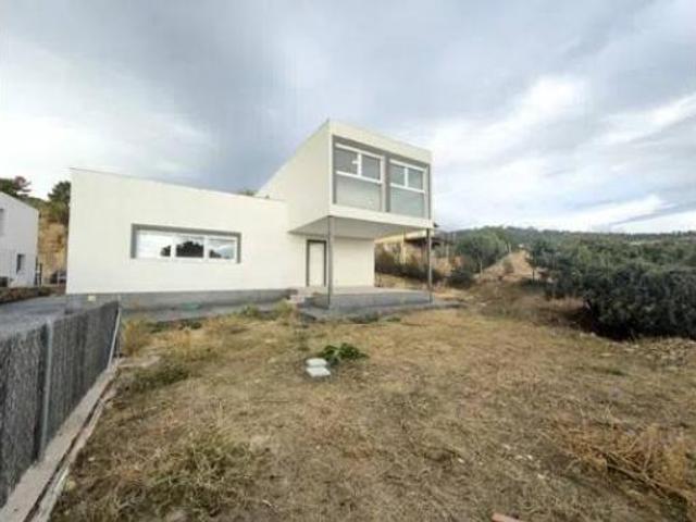 Chalet Venta Robledo de Chavela, Urbanización La Suiza Española