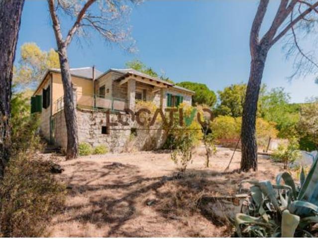 Chalet Venta Robledo de Chavela, Urbanización La Suiza Española