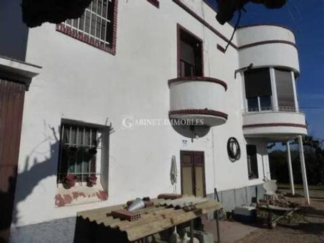 Chalet Venta Reus, Ponent