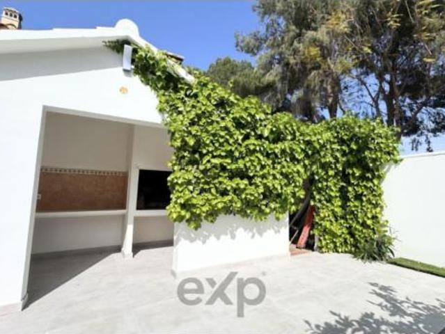 Chalet Venta Riba roja de Túria, Granja Escuela Hermanas Chavas