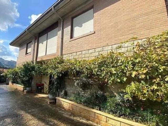 Chalet Venta Riotuerto, Barrio de Arriba