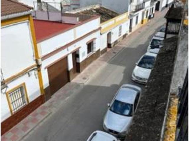 Chalet Venta Tomares, Centro