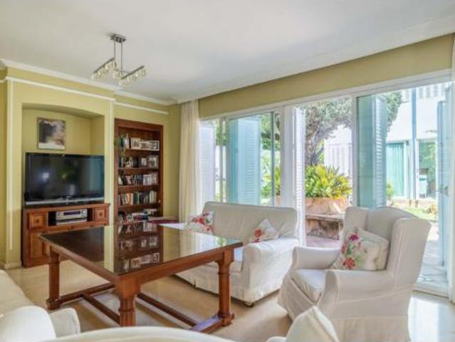 Chalet Venta Tomares, Las Almenas