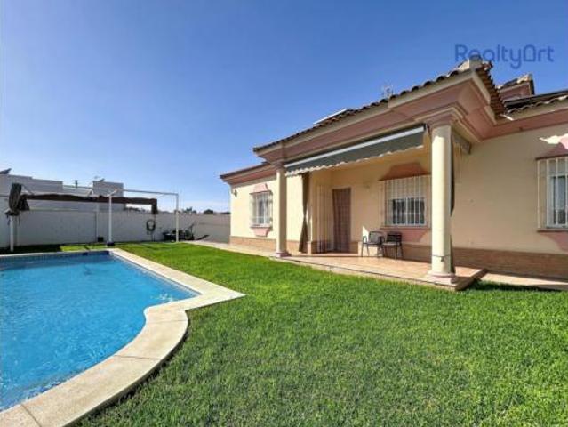 Chalet Venta Tomares, Las Almenas