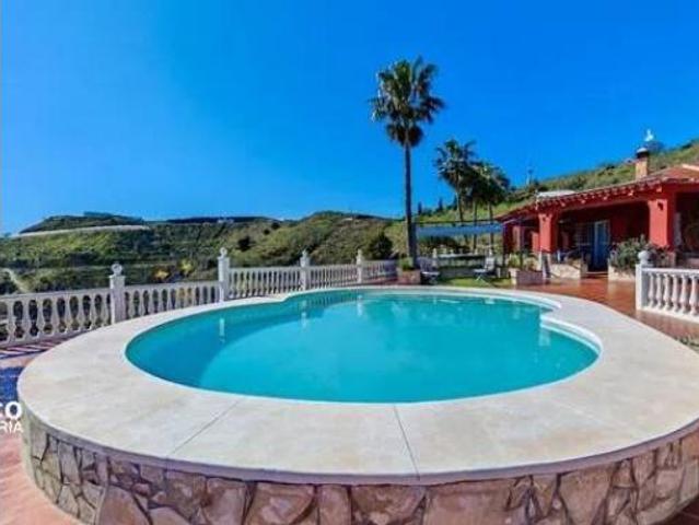 Chalet Venta Torrox, Núcleo