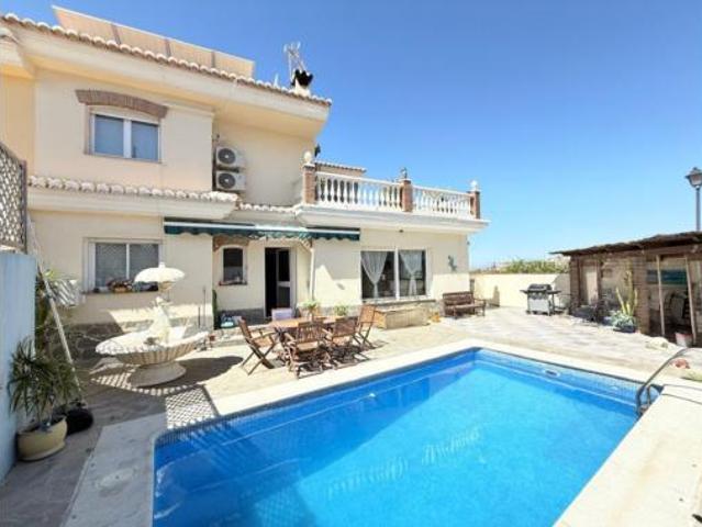 Chalet Venta Torrox, Urbanización Santa Rosa Generación del 27