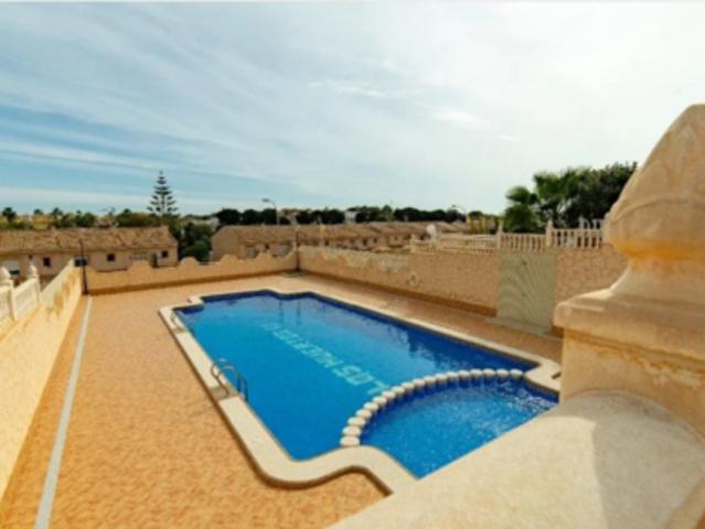 Chalet Venta Guadix, Balcones