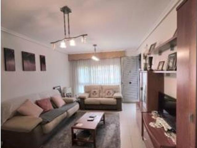 Chalet Venta Torrelavega, Tanos