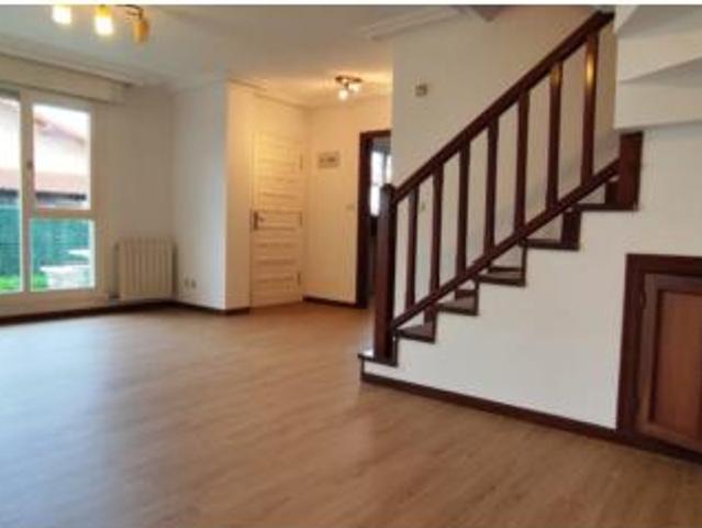 Chalet Venta Torrelavega, Tanos