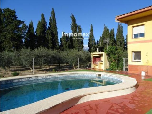 Chalet Venta Tortosa, Bítem