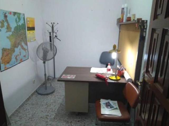 Chalet Venta Tortosa, Centre