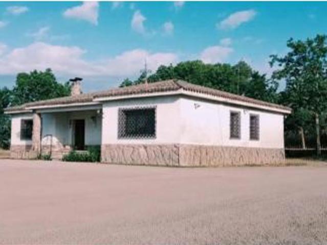 Chalet Venta Talavera de la Reina, Centro