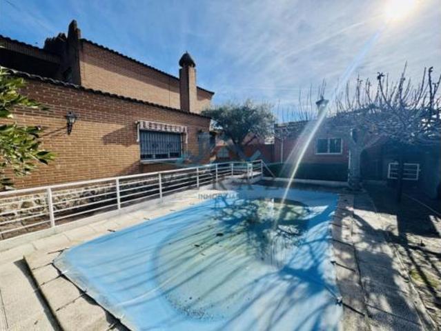 Chalet Venta Talavera de la Reina, Centro