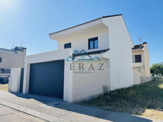 Chalet Venta Talavera de la Reina, Hospital Nuevo Centro
