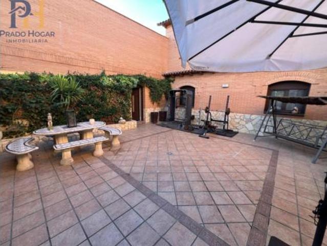 Chalet Venta Talavera de la Reina, Patrocinio de San José Talavera la Nueva Gamonal