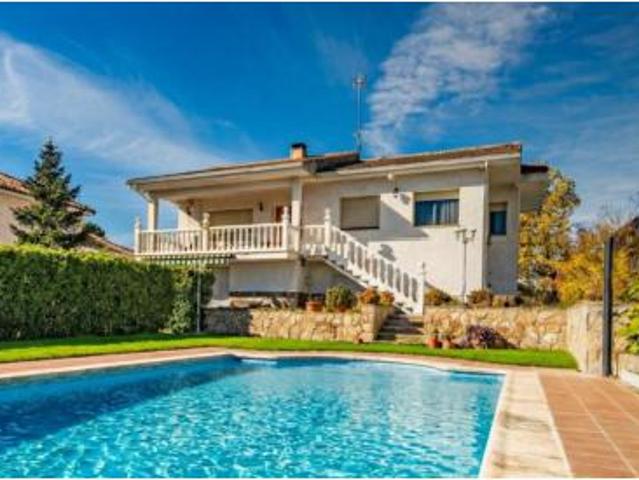 Chalet Venta Valdemorillo, Urbanización Cerro Alarcón I