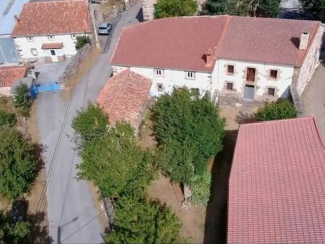 Chalet Venta Valdeolea, Barriopalacio