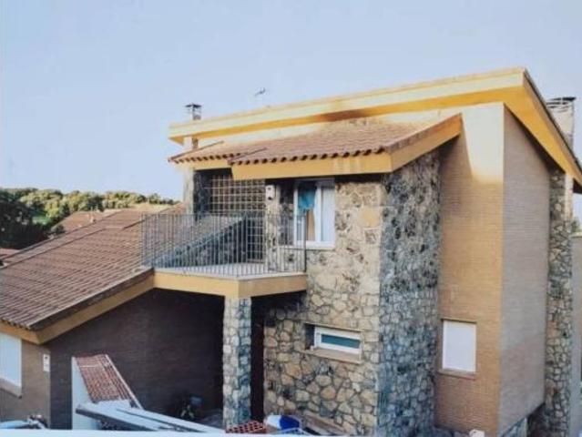 Chalet Venta Venturada, Cotos de Monterrey