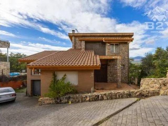 Chalet Venta Venturada, Cotos de Monterrey